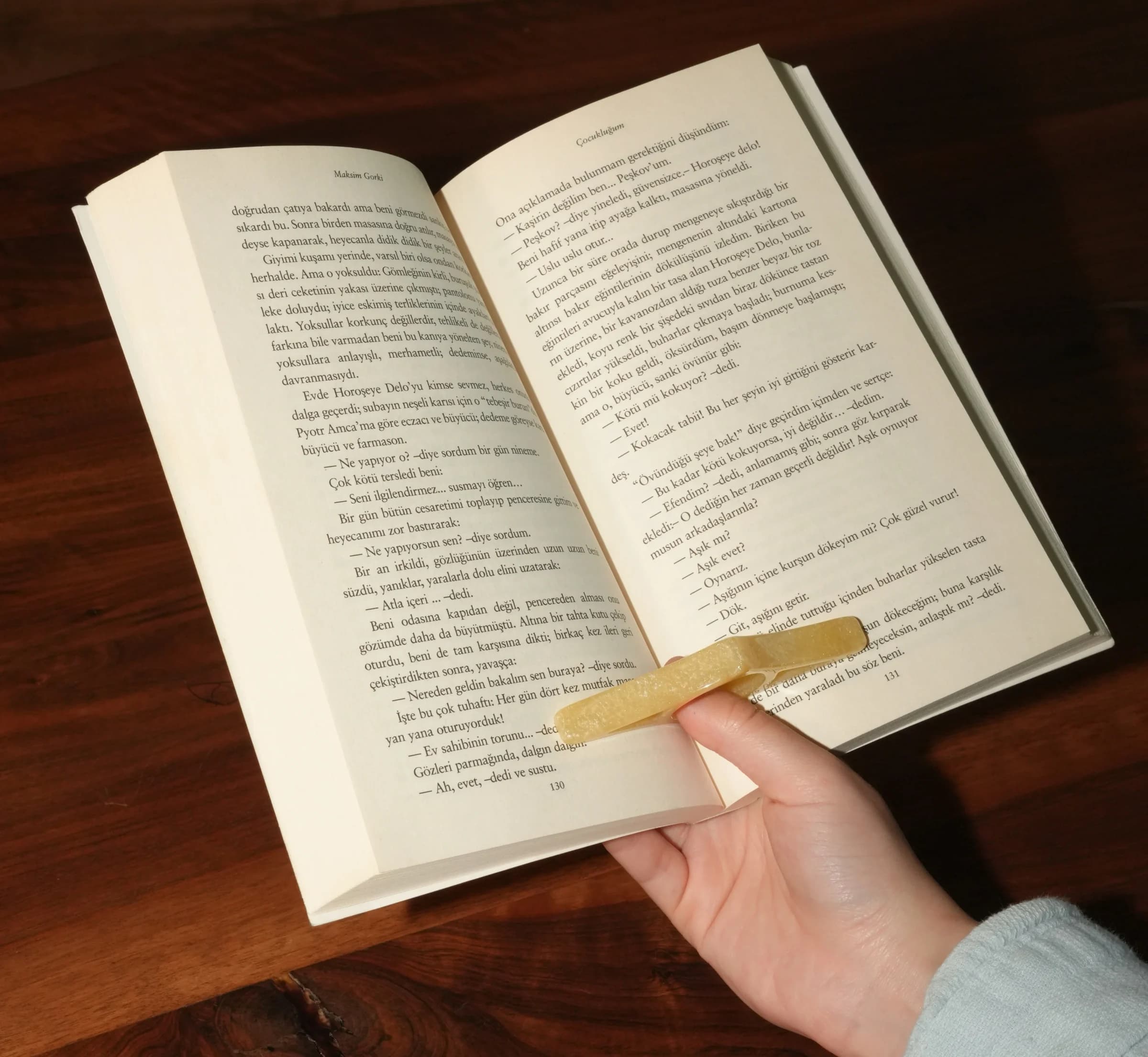 Resin Page Holder