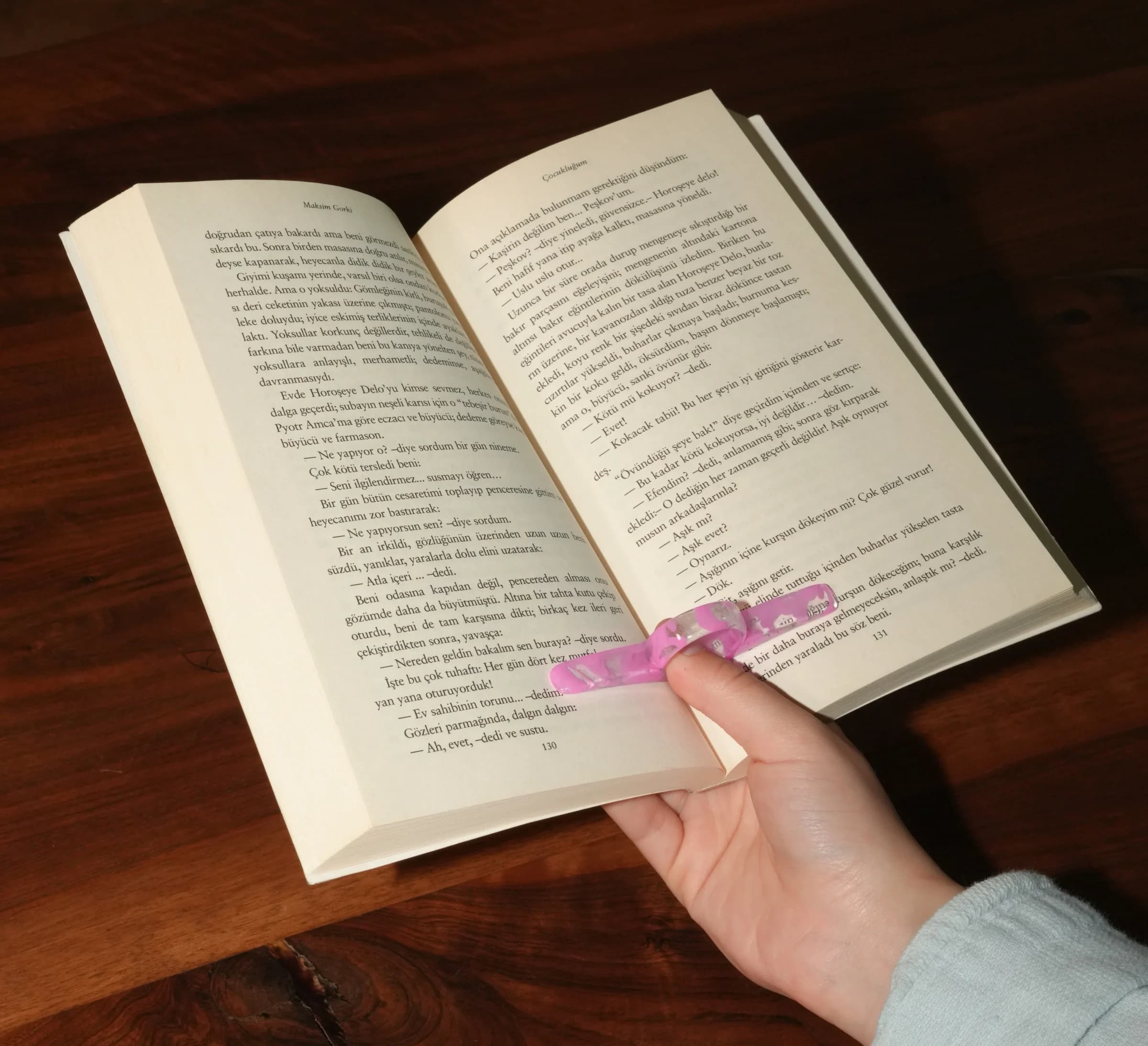 Resin Page Holder