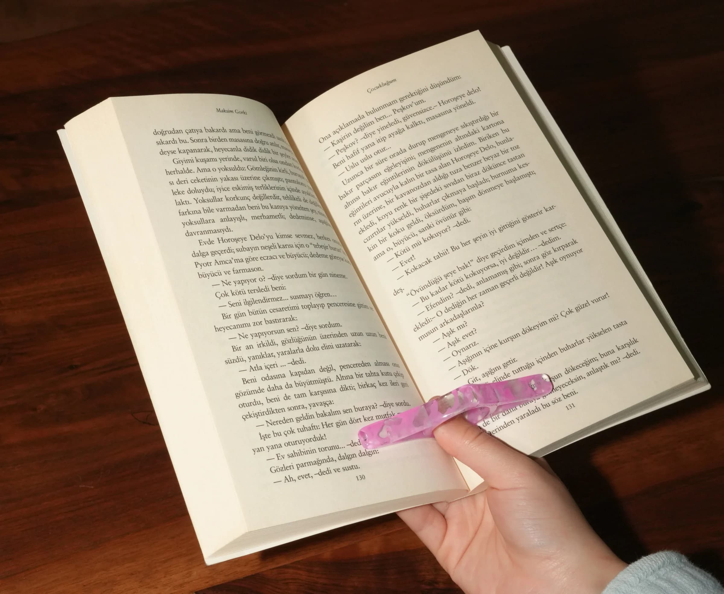 Resin Page Holder