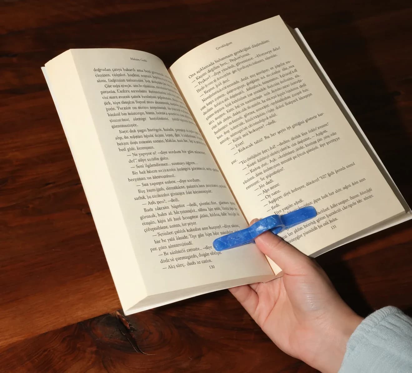 Resin Page Holder