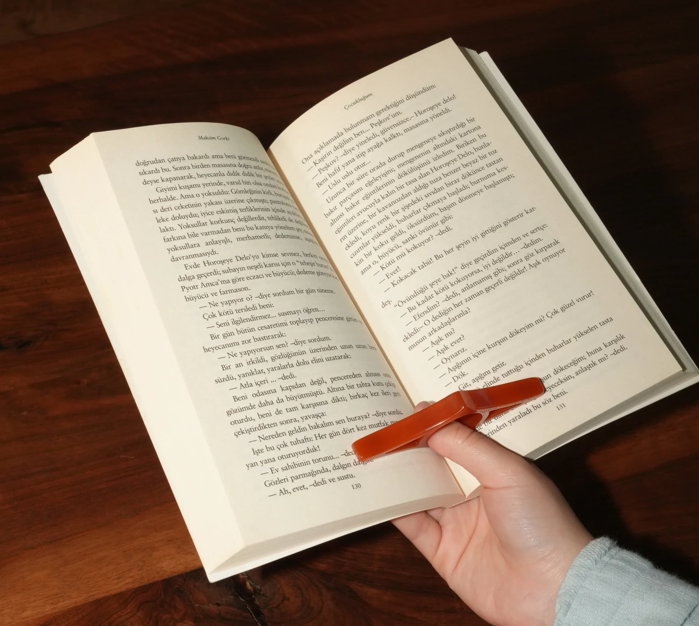 Resin Page Holder